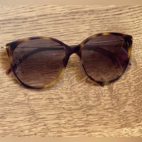 Authentic NWT Gucci Cat Eye Sunglasses in Havana/Red Shade - Picture 2 of 16